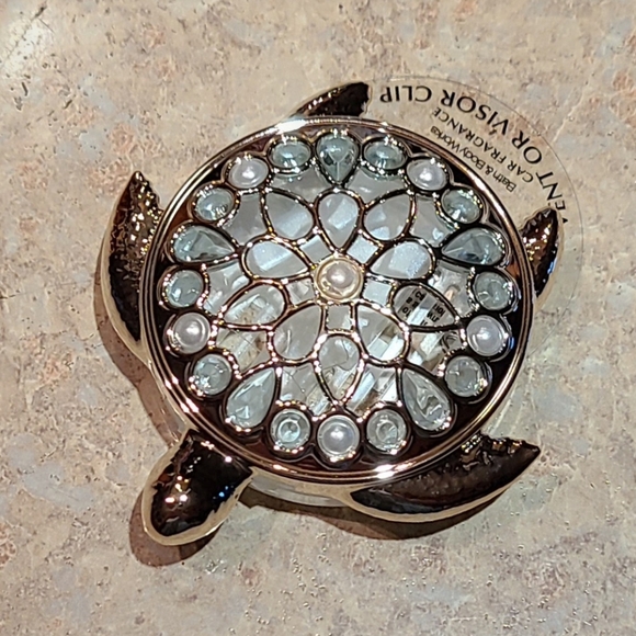 CAR FRAGRANCE HOLDERS by Bath and Body Works - Picture 10 of 12